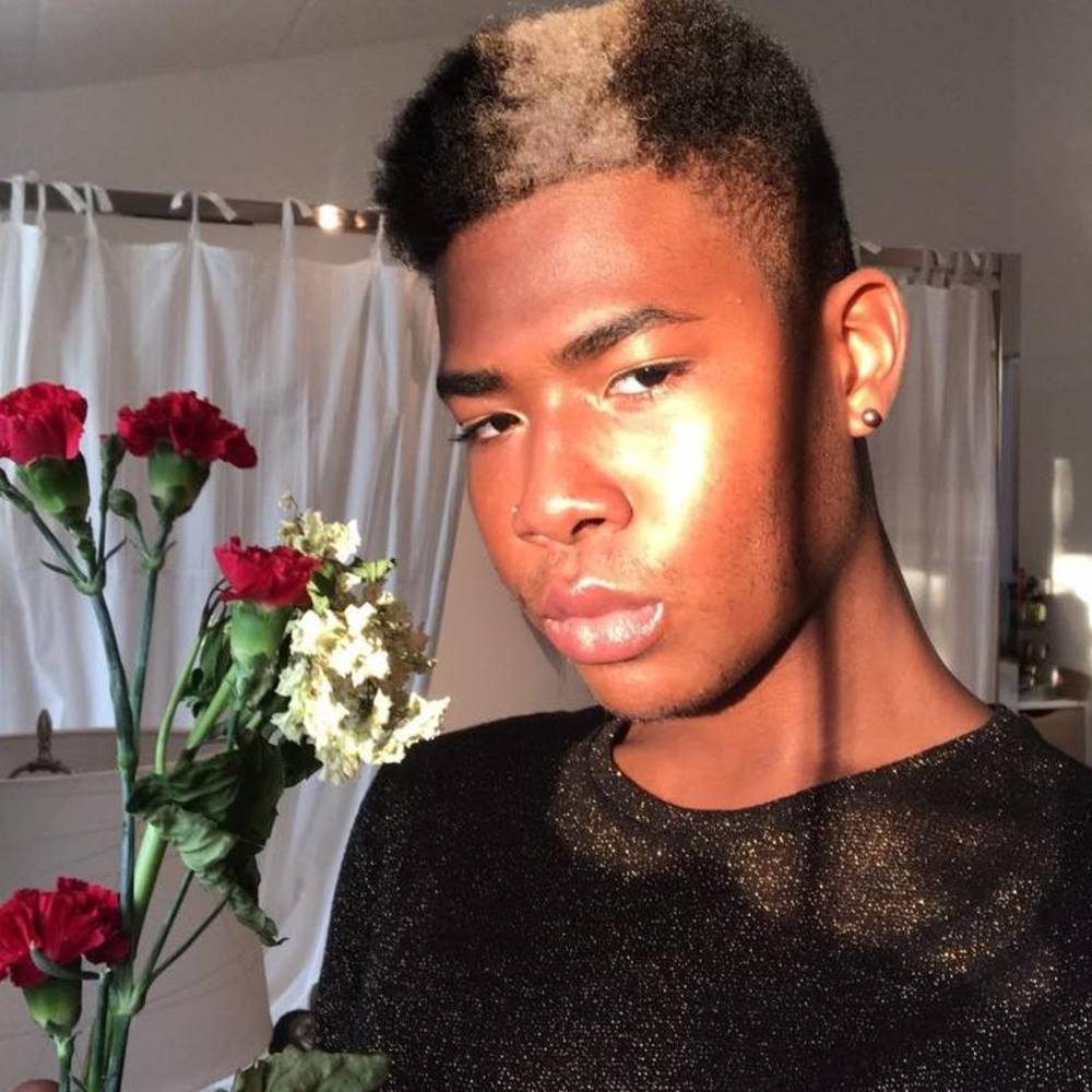 Meet your Posher, Levi